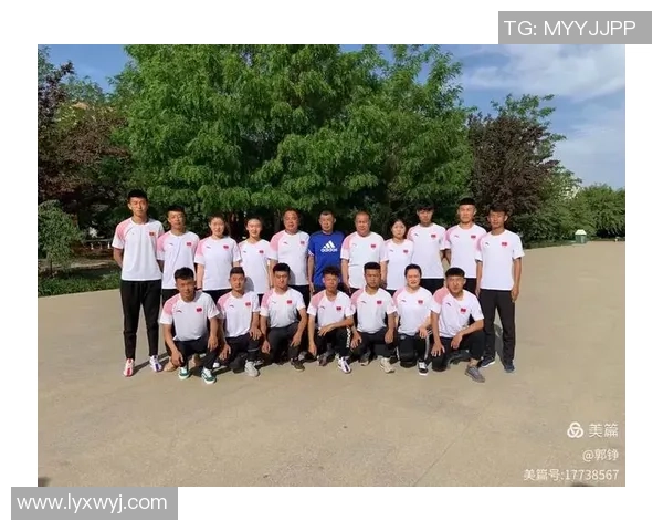 中学足球教学计划的全面实施与创新发展策略探讨 中学足球教学计划的全面实施与创新发展策略探讨